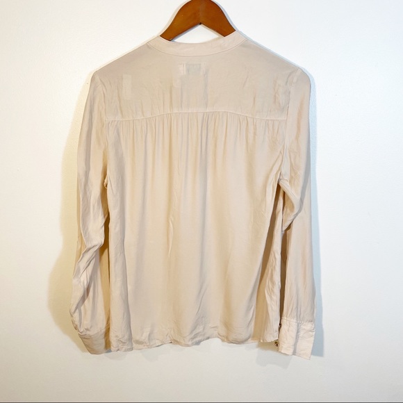 FRAME Le Pleated Silk Nude Cream Button Down Blouse Shirt Small - Picture 5 of 6